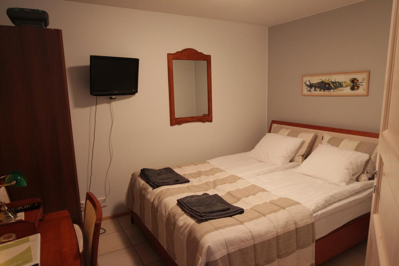 Hotel Urkin Piilopirtti Pinsio Chambre photo