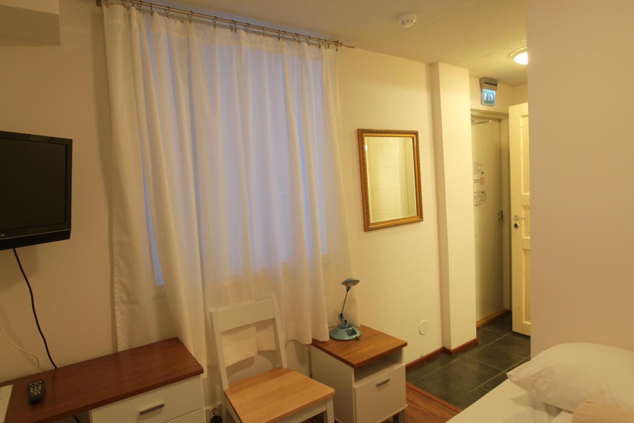 Hotel Urkin Piilopirtti Pinsio Chambre photo